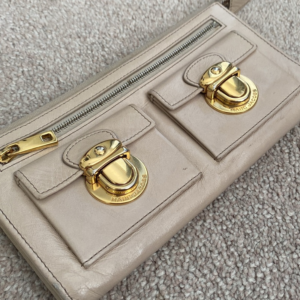 Marc Jacobs Wallet - Picture 3 of 13